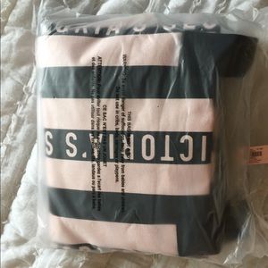 Victoria’s secret beach bag